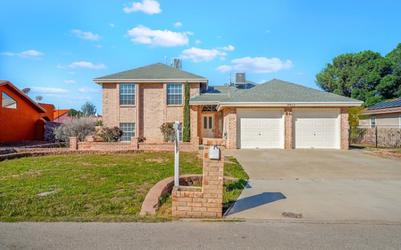 Jese Gonzalez, Realtor