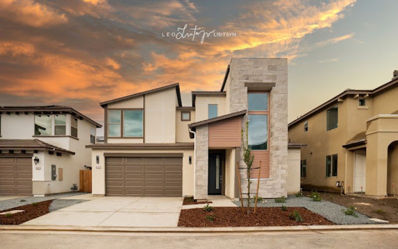 Leo Lisitsyn - Realtor | Bloom Group | Real Estate Agent