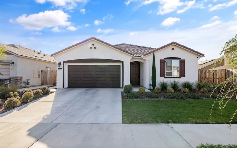 Villa Homes Real Estate Group - Iggy Villanueva